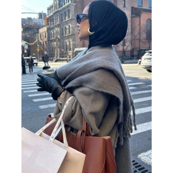 Gray Wide Shawl Scarf With Tassels Fuzzy Knit - Picture 3 of 8